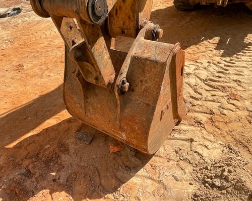Retroescavadeira Caterpillar 416E 08/08 - Imagem 20