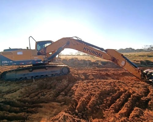 Escavadeira Hyundai R220 LC 15/15 - Imagem 4