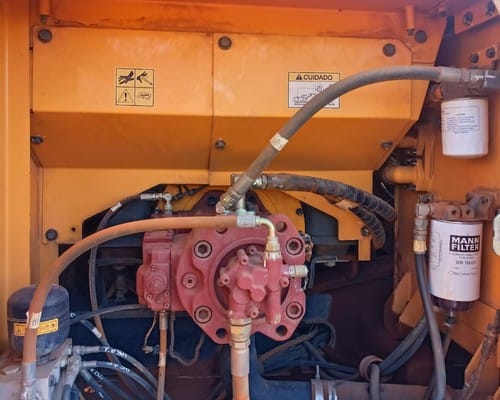 Escavadeira Hyundai R220 LC 15/15 - Imagem 16