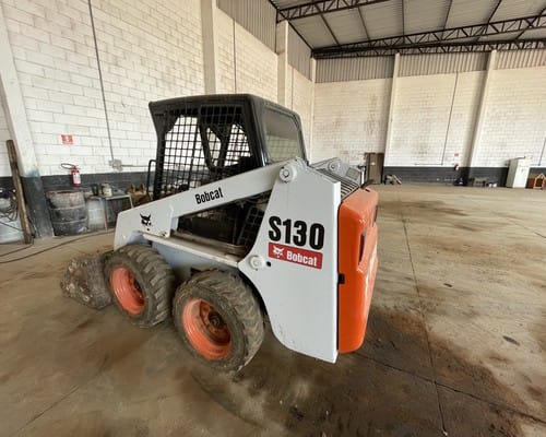 Mini Carregadeira Bobcat S130 11/11 - Imagem 3