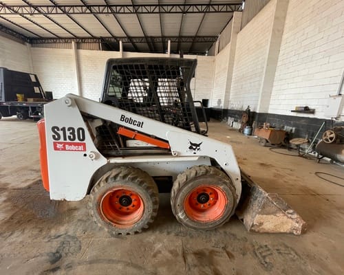 Mini Carregadeira Bobcat S130 11/11 - Imagem 6