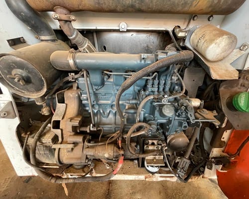 Mini Carregadeira Bobcat S130 11/11 - Imagem 11