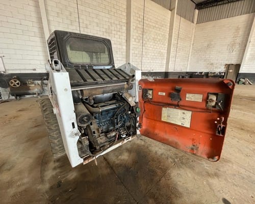 Mini Carregadeira Bobcat S130 11/11 - Imagem 13