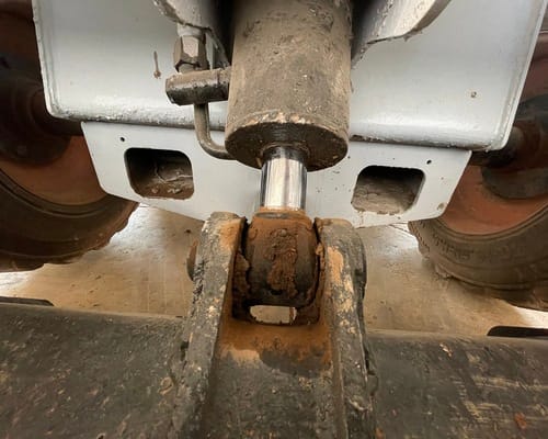 Mini Carregadeira Bobcat S130 11/11 - Imagem 16
