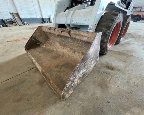 Mini Carregadeira Bobcat S130 11/11 - Imagem 19