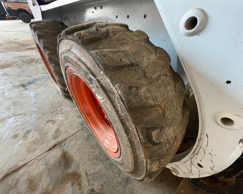 Mini Carregadeira Bobcat S130 11/11 - Imagem 22