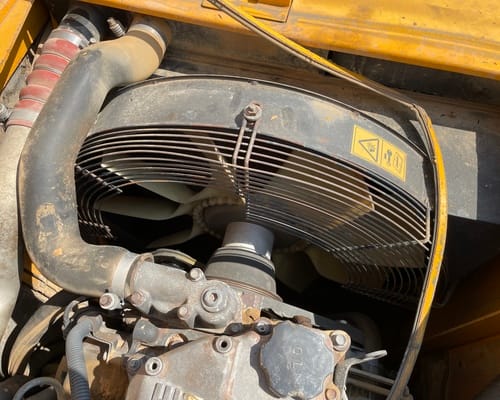 Escavadeira JCB JS200 LC 12/12 - Imagem 11