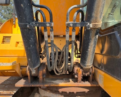 Escavadeira JCB JS200 LC 12/12 - Imagem 16
