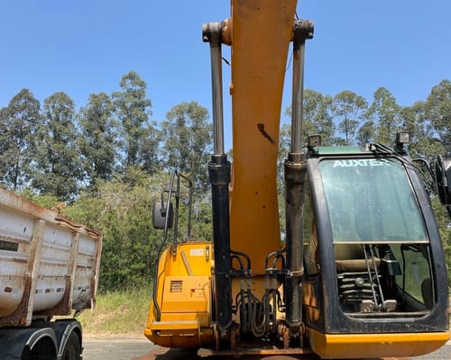 Escavadeira JCB JS200 LC 12/12 - Imagem 15