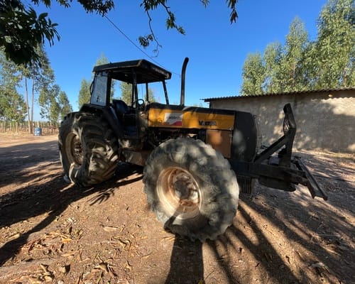 Trator Valtra BH 180 05/05 - Imagem 4