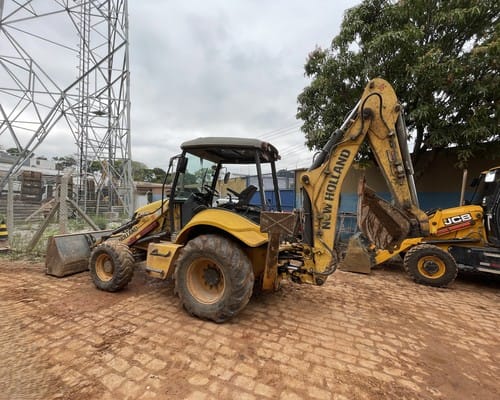 Retroescavadeira New Holland B90B 16/16 - Imagem 2