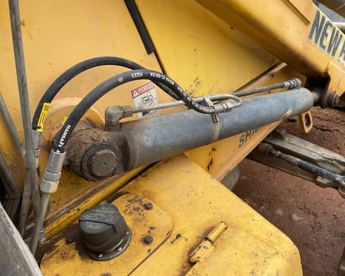 Retroescavadeira New Holland B90B 16/16 - Imagem 18