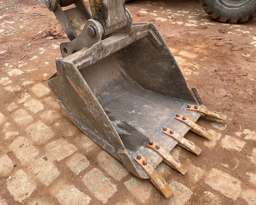 Retroescavadeira New Holland B90B 16/16 - Imagem 24