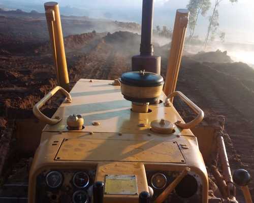 Trator de Esteiras Caterpillar D6E 95/95 - Imagem 5