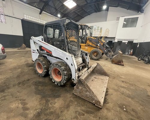 Mini Carregadeira Bobcat S450 18/18 - Imagem 4