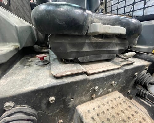 Mini Carregadeira Bobcat S450 18/18 - Imagem 10