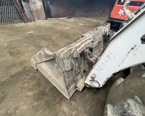 Mini Carregadeira Bobcat S450 18/18 - Imagem 18