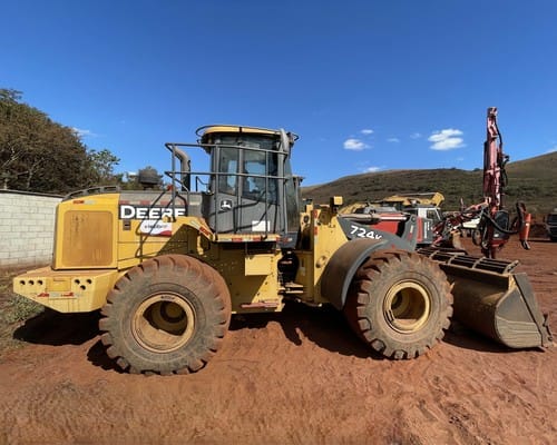 Pá carregadeira  John Deere 724K 19/19 - Imagem 3