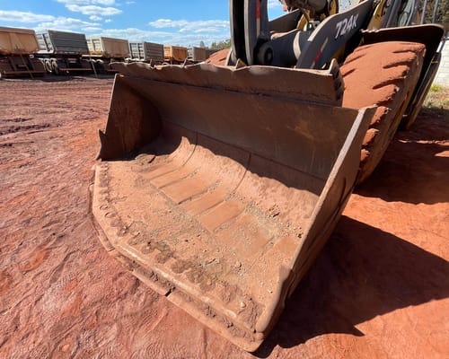 Pá carregadeira  John Deere 724K 19/19 - Imagem 13