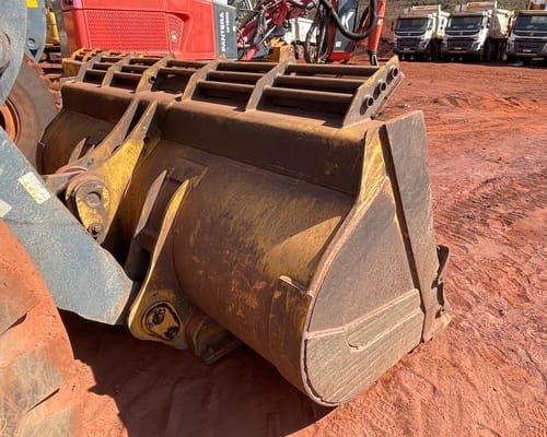 Pá carregadeira  John Deere 724K 19/19 - Imagem 14