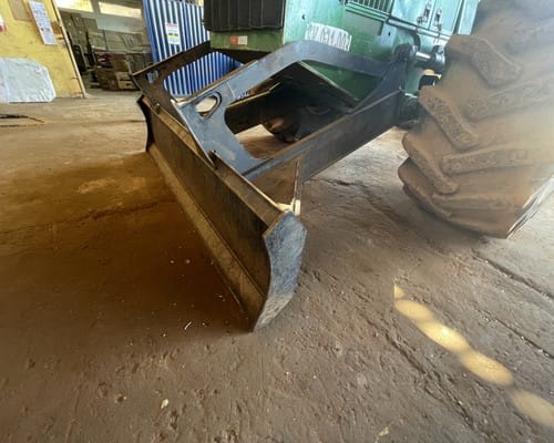 Skidder John Deere 948L 21/21 - Imagem 17