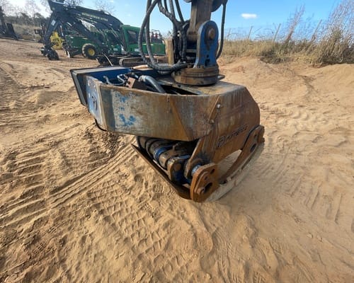 Harvester de esteira John Deere 2144G 21/21 - Imagem 15