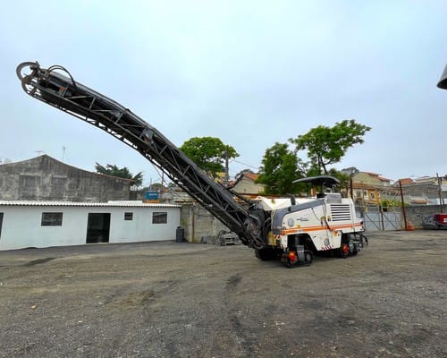 Fresadora de Asfalto Wirtgen W100F 14/14 - Imagem 1