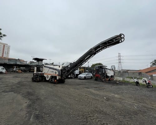 Fresadora de Asfalto Wirtgen W100F 14/14 - Imagem 4