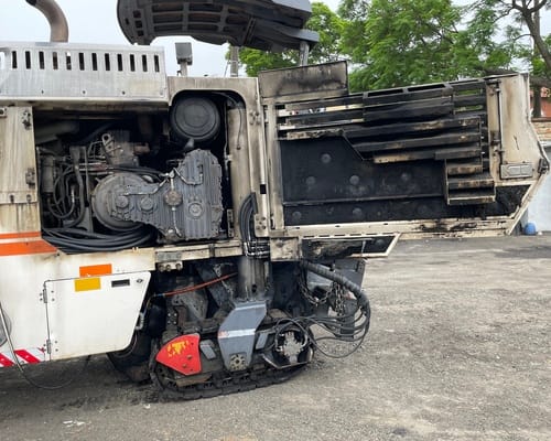 Fresadora de Asfalto Wirtgen W100F 14/14 - Imagem 12
