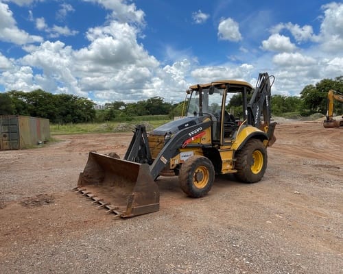 Retroescavadeira Volvo BL60B 13/13 - Imagem 1