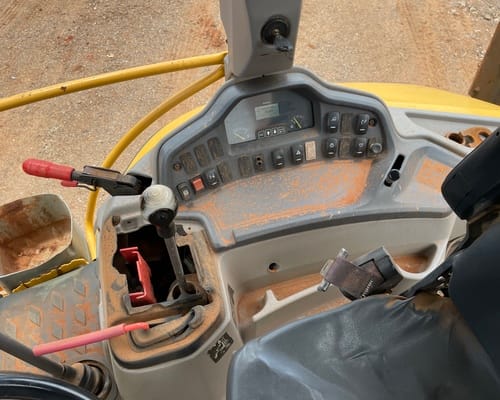 Retroescavadeira Volvo BL60B 13/13 - Imagem 7
