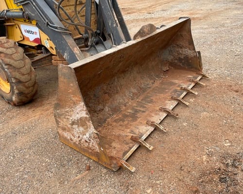 Retroescavadeira Volvo BL60B 13/13 - Imagem 18