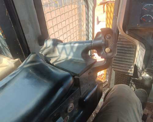 Trator de Esteiras Caterpillar D6R 01/01 - Imagem 12