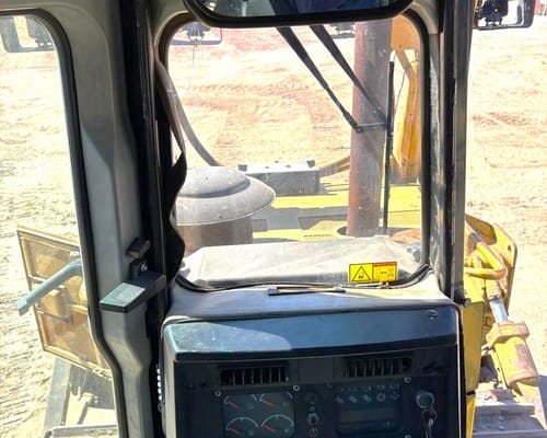 Trator de Esteiras Caterpillar D6T 08/08 - Imagem 8