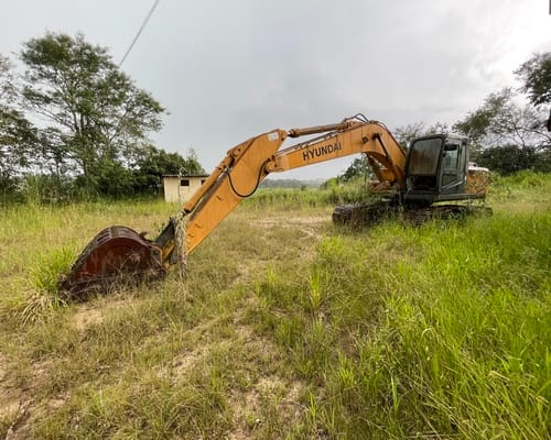 Escavadeira Hyundai R210LC-7 10/10 - Imagem 1