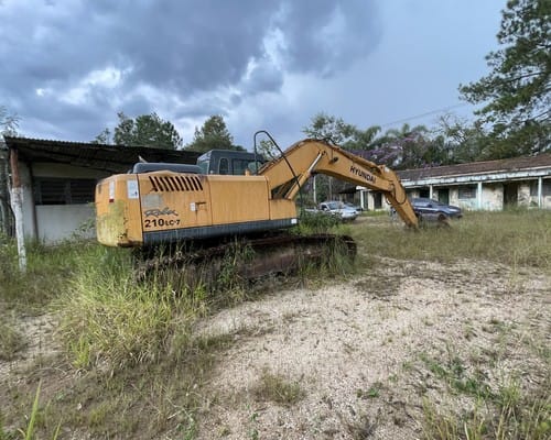 Escavadeira Hyundai R210LC-7 10/10 - Imagem 3