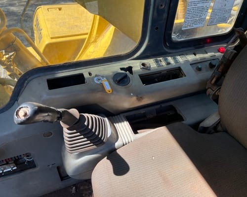 Escavadeira Komatsu PC200 05/05 - Imagem 7