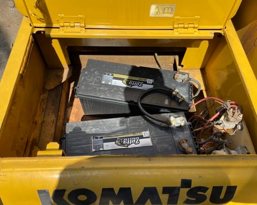 Escavadeira Komatsu PC200 05/05 - Imagem 8