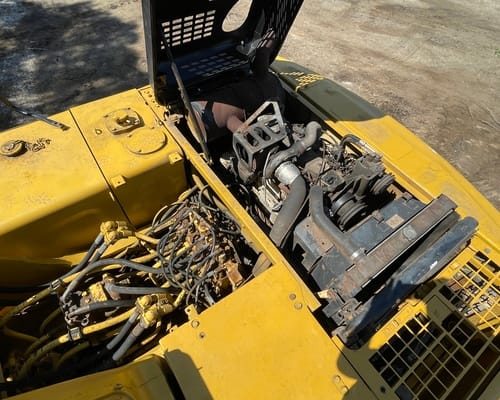 Escavadeira Komatsu PC200 05/05 - Imagem 11