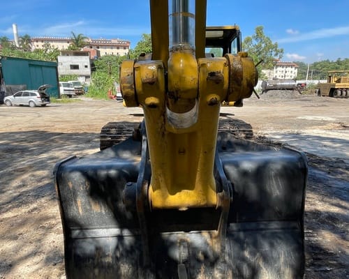 Escavadeira Komatsu PC200 05/05 - Imagem 16
