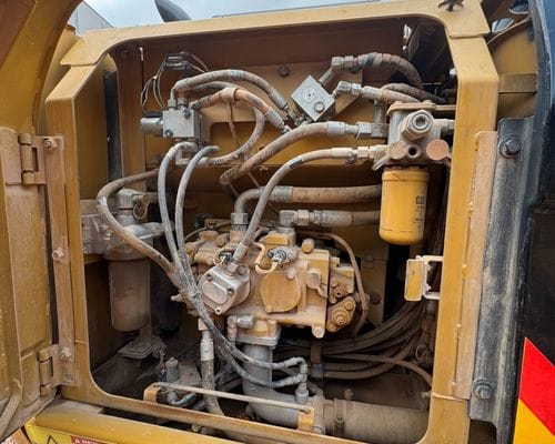 Escavadeira Caterpillar 318D2L 19/19 - Imagem 6