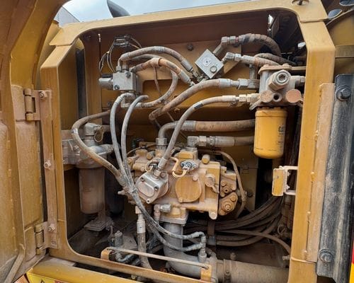 Escavadeira Caterpillar 318D2L 19/19 - Imagem 7