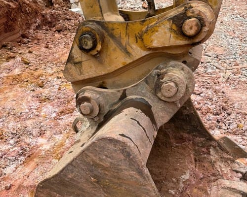 Escavadeira Caterpillar 318D2L 19/19 - Imagem 11