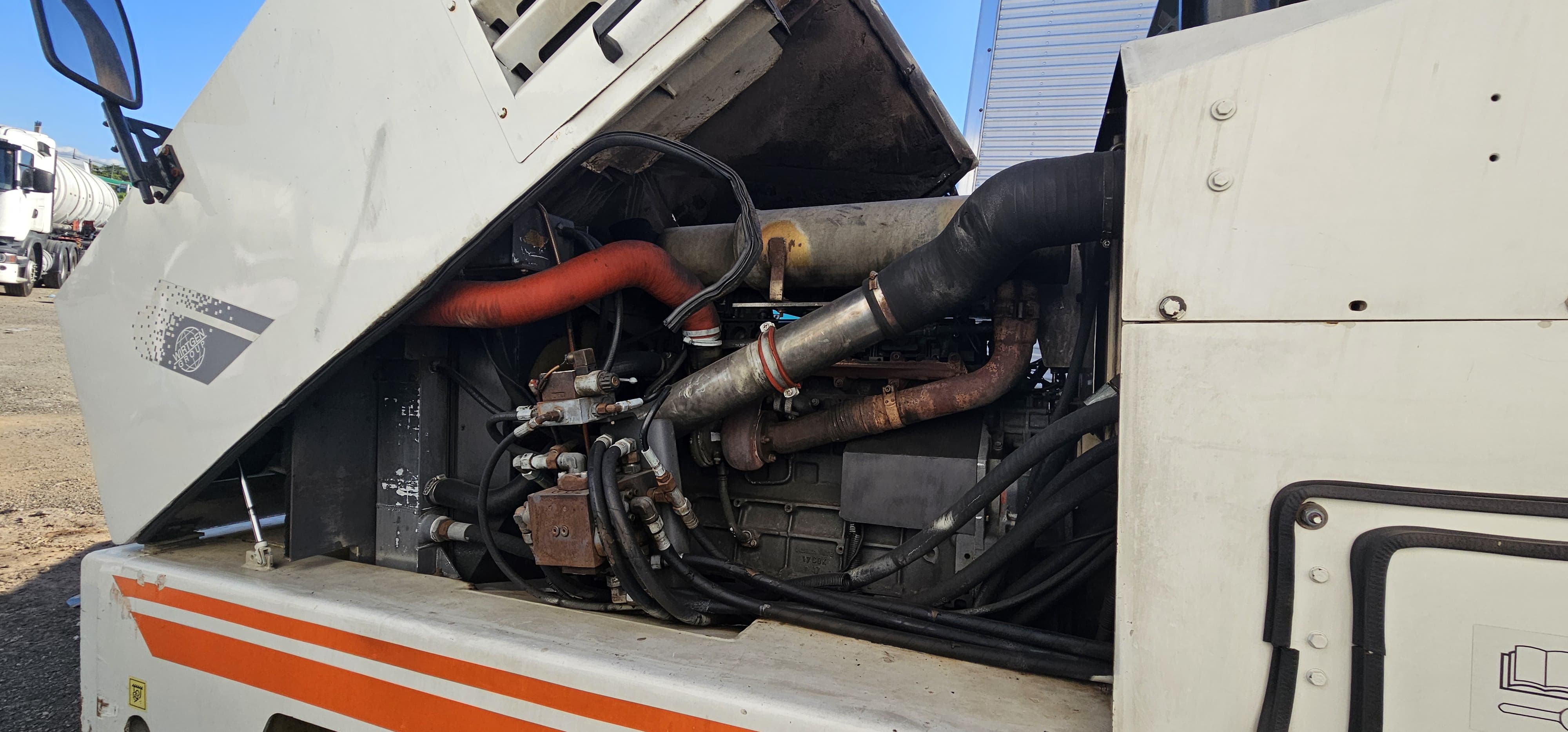 Fresadora de Asfalto Wirtgen W1000L 2010 - Imagem 2