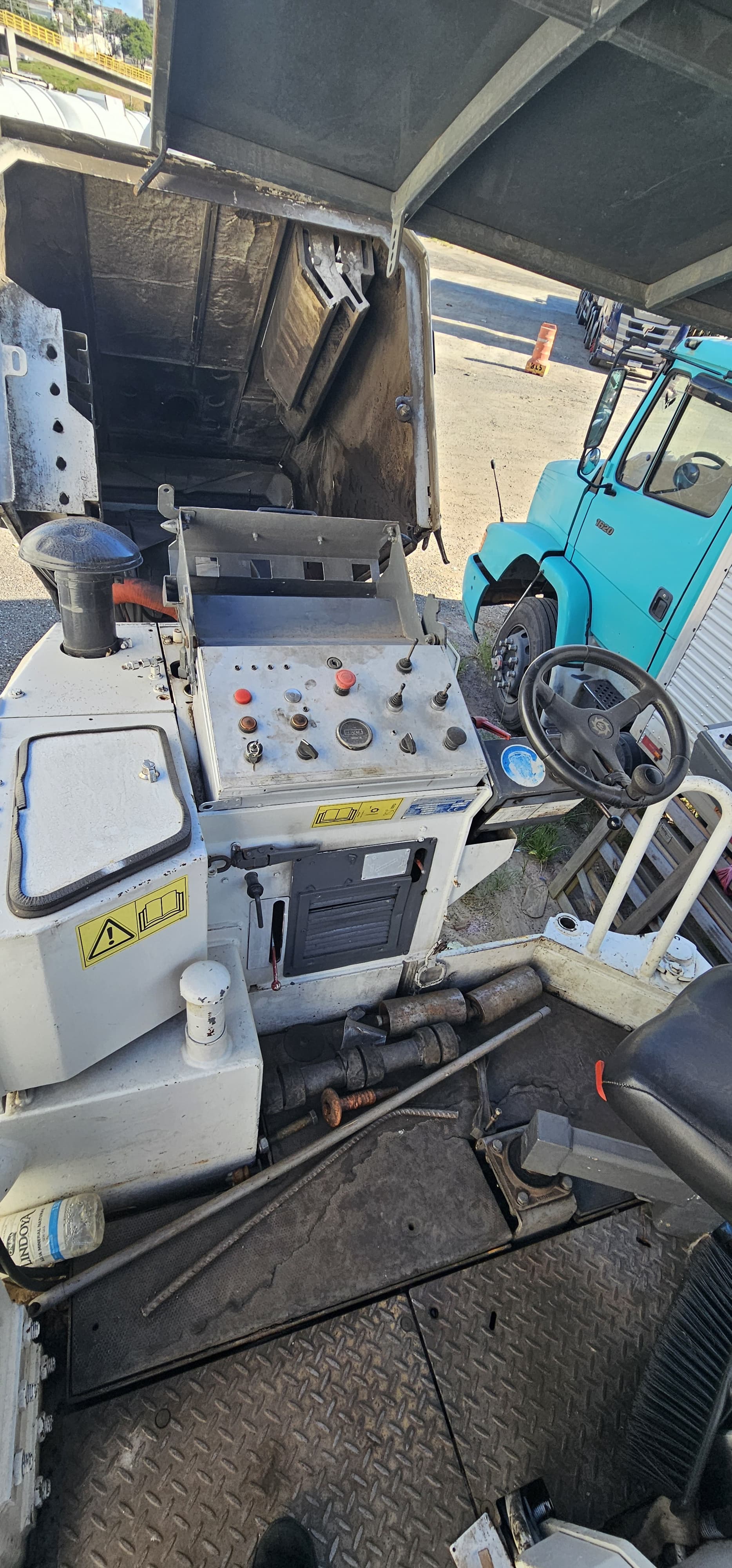 Fresadora de Asfalto Wirtgen W1000L 2010 - Imagem 6