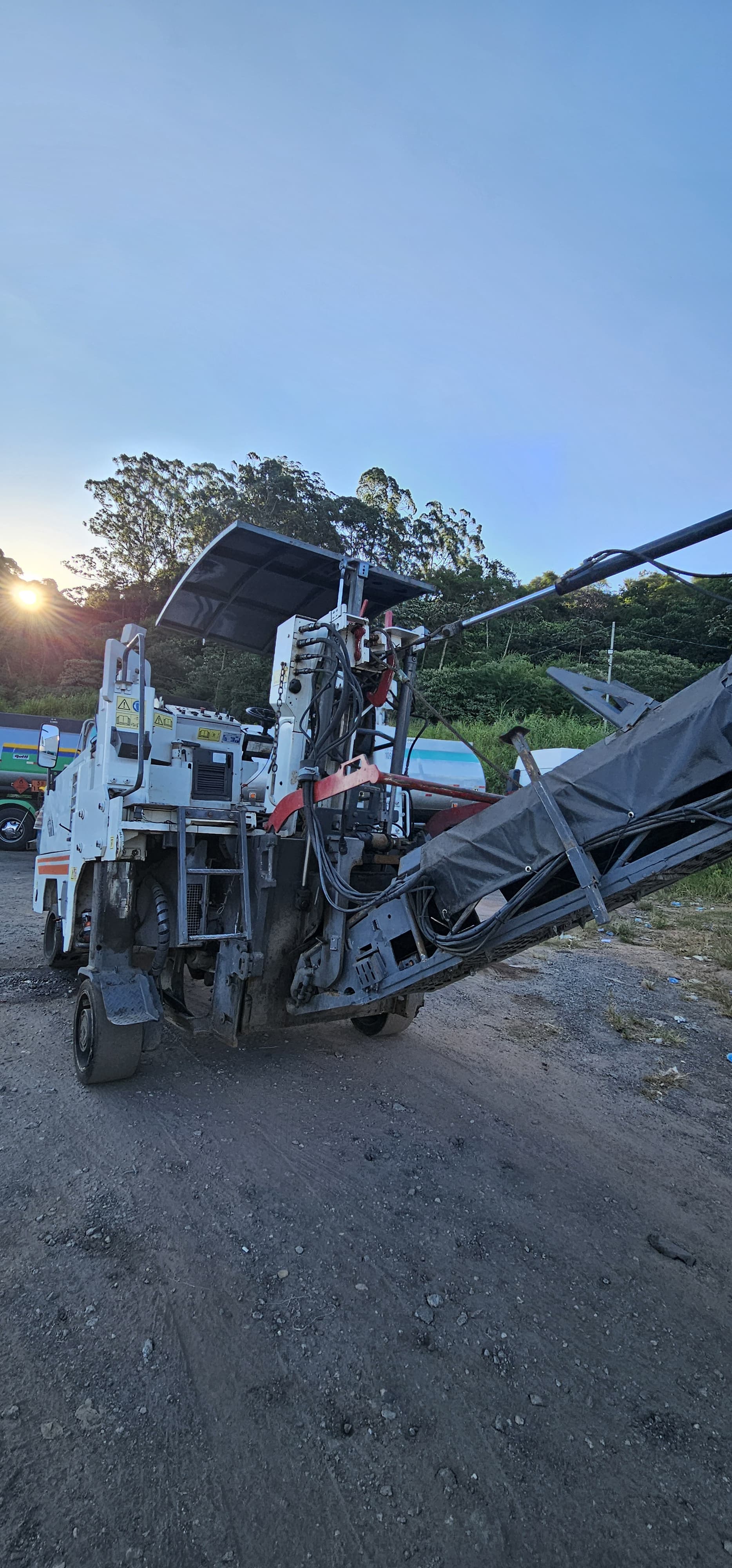Fresadora de Asfalto Wirtgen W1000L 2010 - Imagem 15