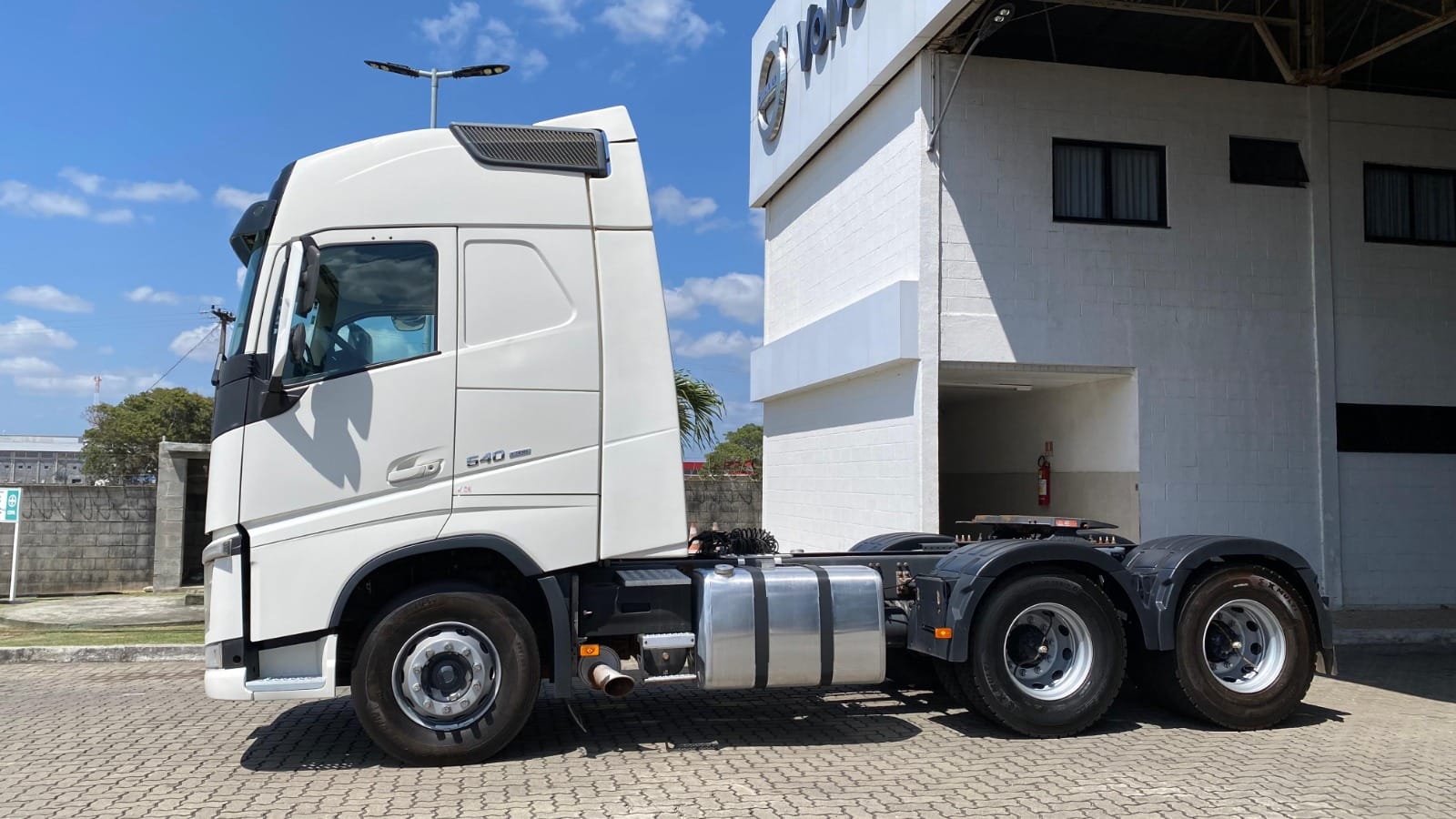 Caminhão Volvo FH 540 6x4T 2020 - Imagem 4