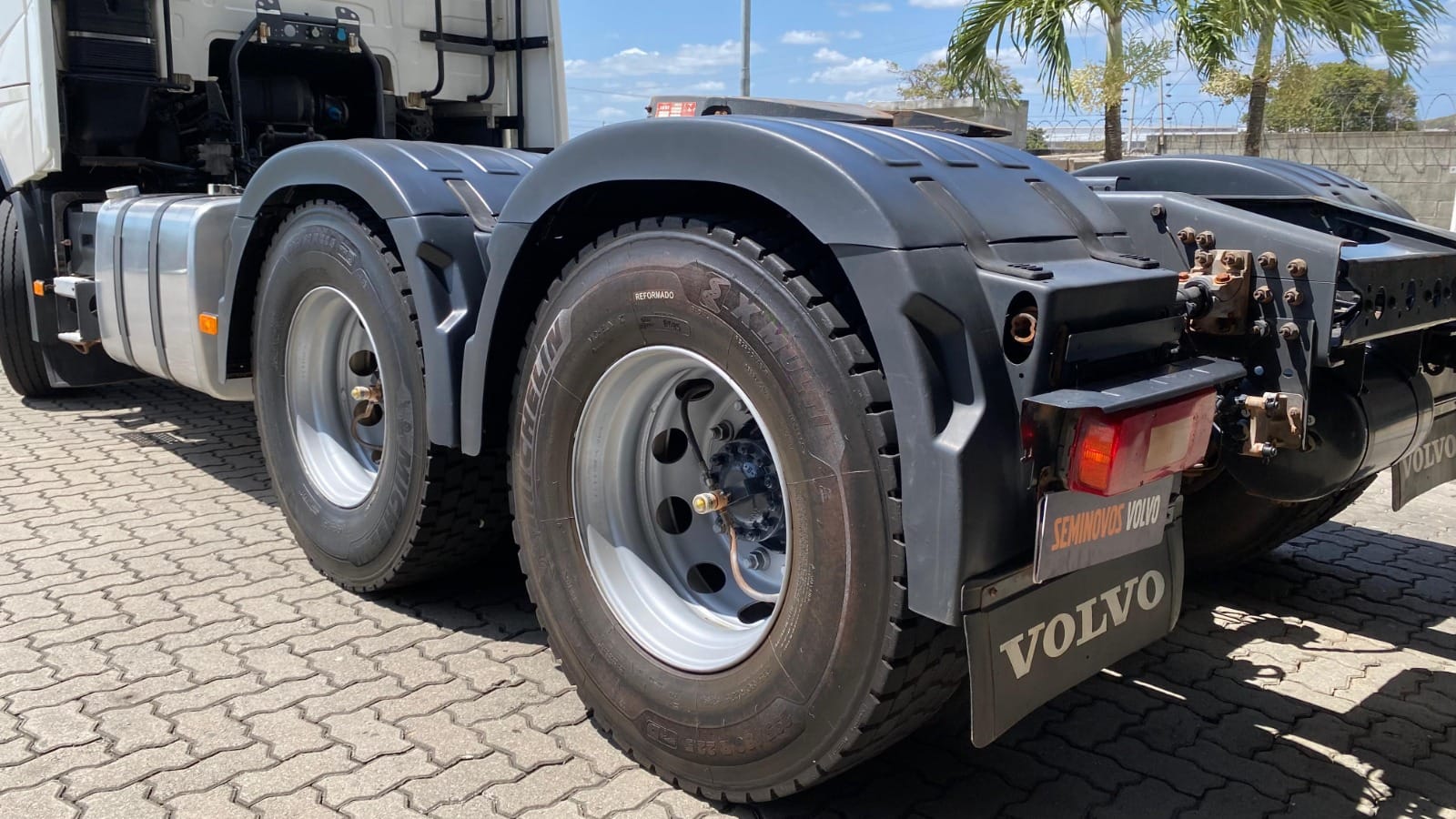 Caminhão Volvo FH 540 6x4T 2020 - Imagem 13