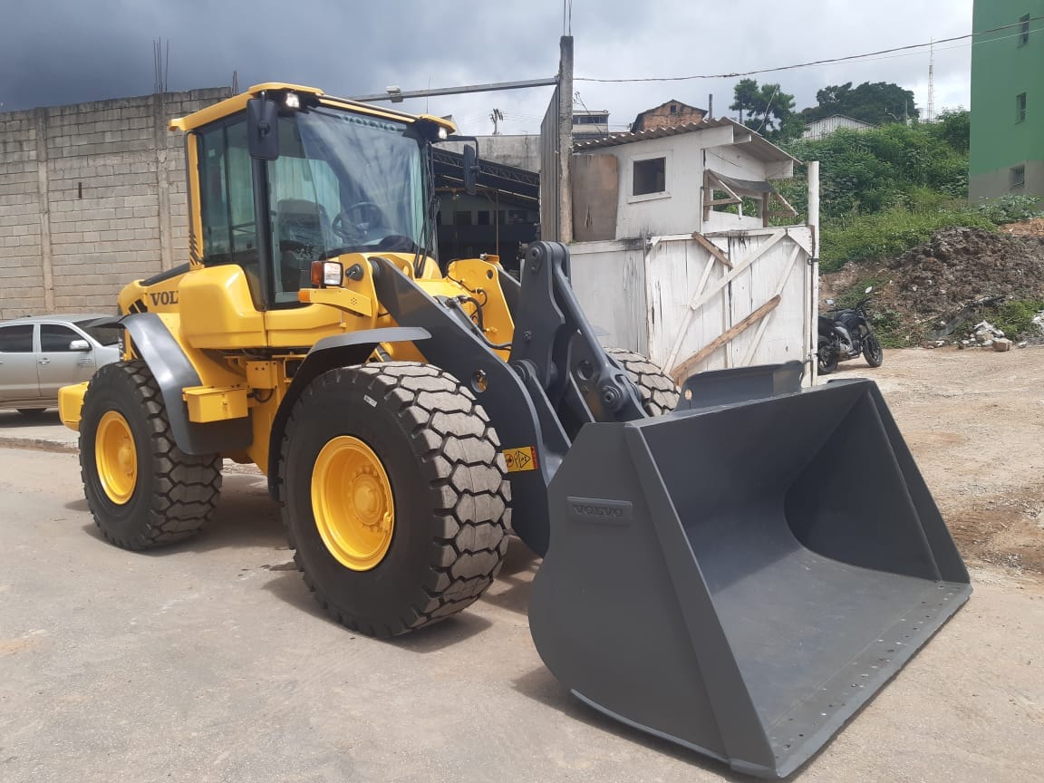 Pá Carregadeira Volvo L70 F 2014 - Imagem 3