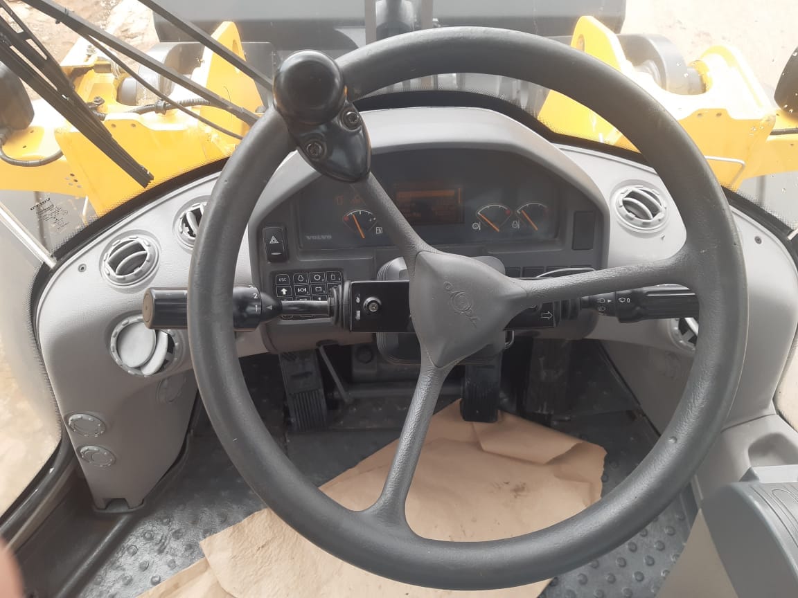 Pá Carregadeira Volvo L70 F 2014 - Imagem 12